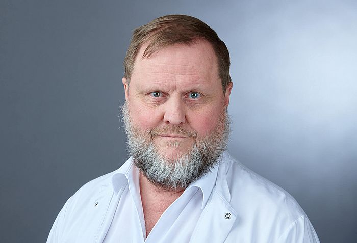 Porträt Dr med Lothar Wisser Chefarzt der Strahlentherapie