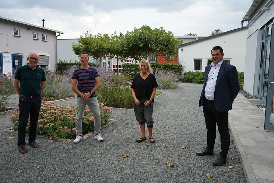 CEB-Vorsitzender mit Direktion des Klinikums