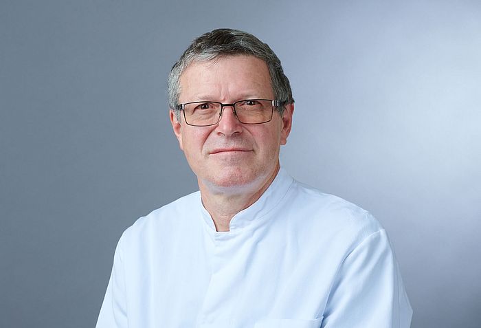 Porträt Dr med Franz Hausinger Krankenhaushygieniker