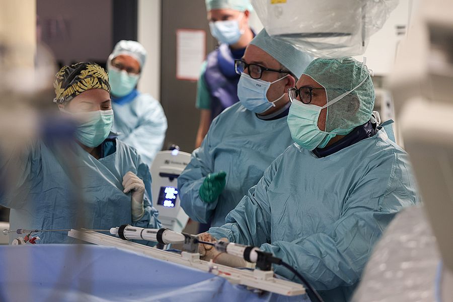 Erstmalig im Saarland: Minimalinvasiver Mitralklappenersatz erfolgreich durchgeführt Erstmalig im Saarland: Minimalinvasiver Mitralklappenersatz erfolgreich durchgeführt