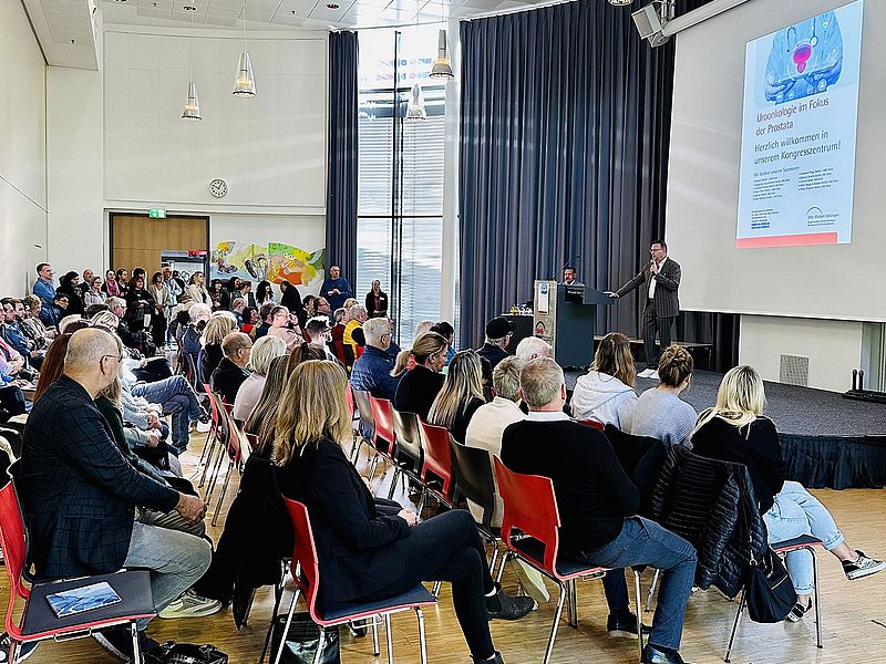 Blick in den gesamten Raum vom Infotag des Uroonkologischen Zentrums der SHG-Kliniken Völklingen