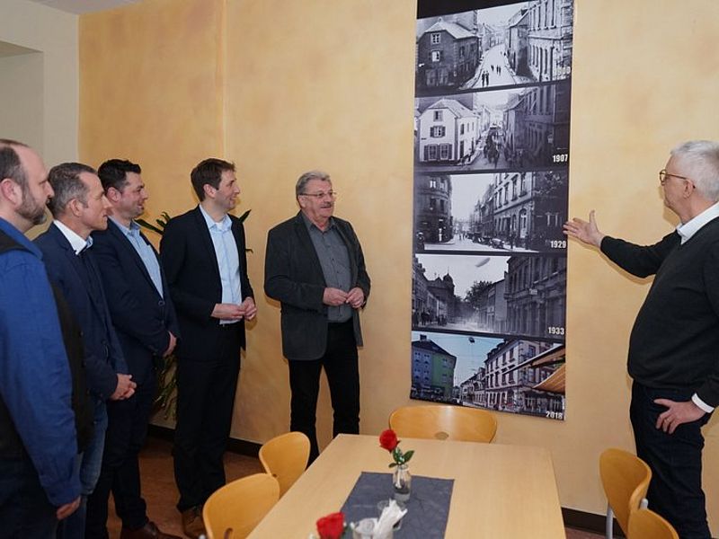 Ausstellungseröffnung mit der Direktion