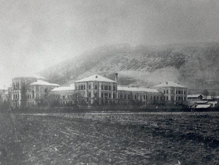 Historisches Bild des Klinikums Merzig von außen