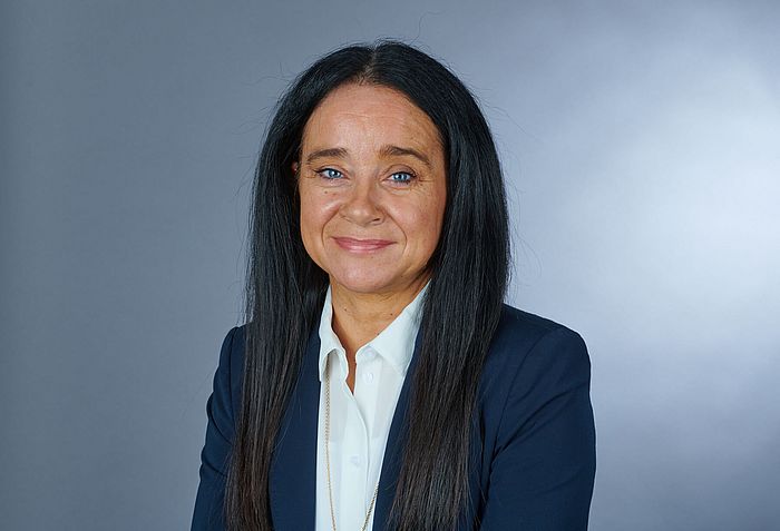 Porträt Teresa Schäfer Verwaltungsmitarbeiterin Sekretariat Pflege 