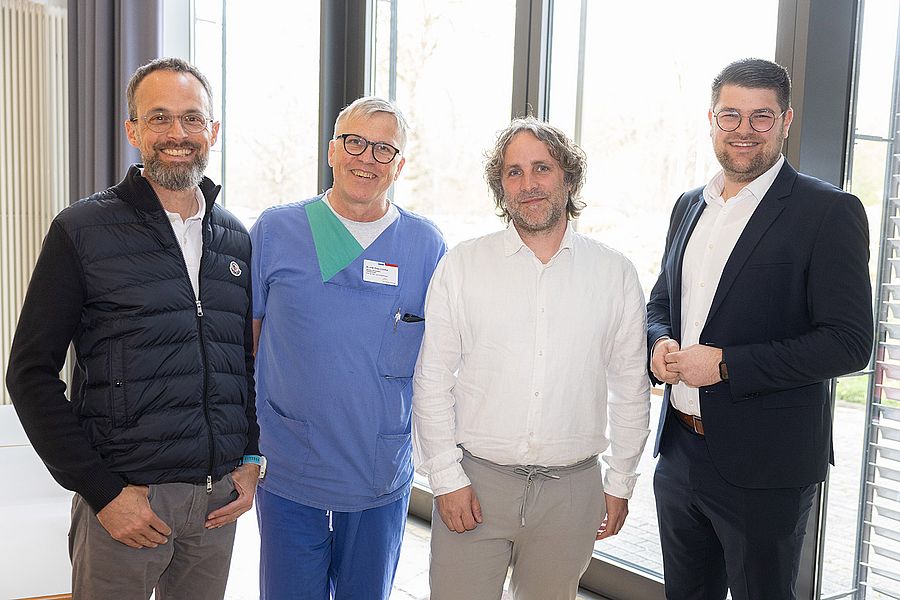 Zwei Kliniken im Saarland bündeln Kräfte gegen Lungenkrebs und gründen zweistandortiges Lungenkrebszentrum im Saarland Zwei Kliniken im Saarland bündeln Kräfte gegen Lungenkrebs und gründen zweistandortiges Lungenkrebszentrum im Saarland