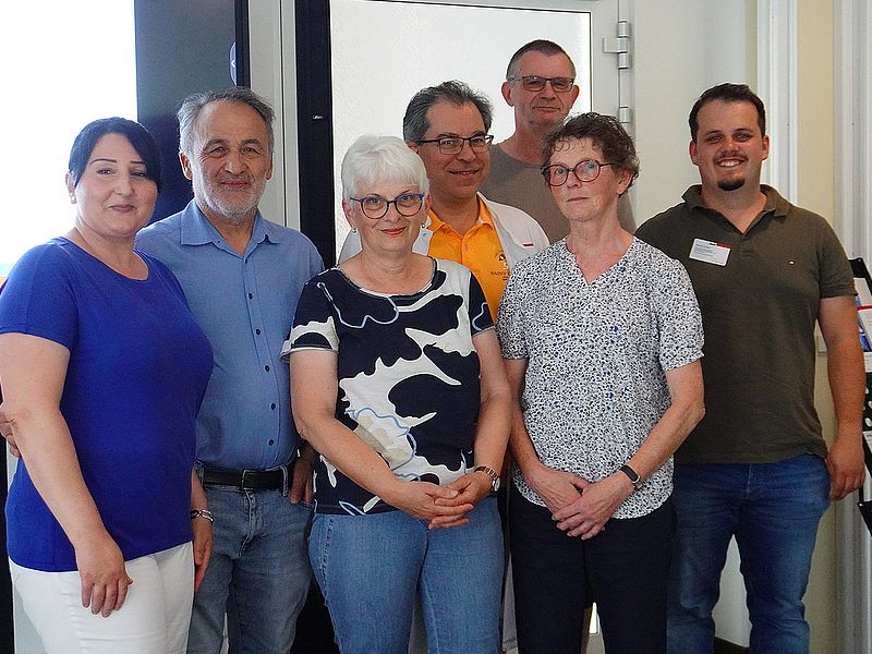 Gruppenfoto mit 7 Personen, medizinisches Fachpersonal