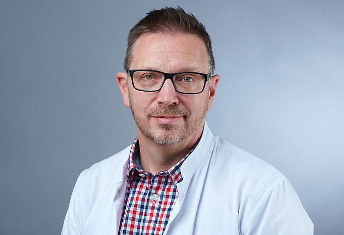 Porträt Dr med Frank Uwe Alles Chefarzt der Klinik für Urologie