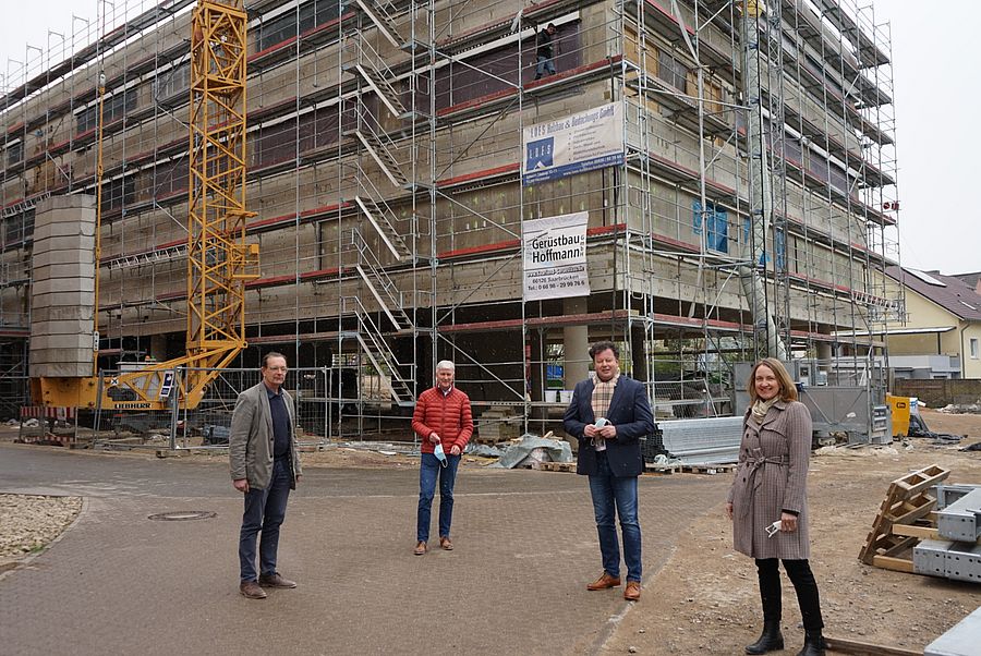 Besichtigung des Neubaus von Außen