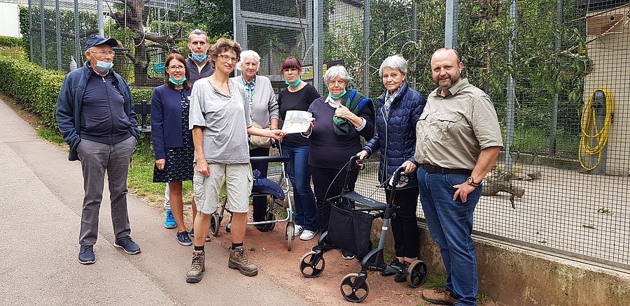 Senioren beim Besuch im Tierpark