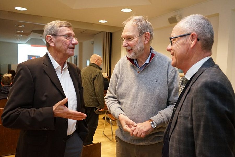 Dr Peter Henkel im Gespräch mit Vorstand Alois Lauer Stiftung
