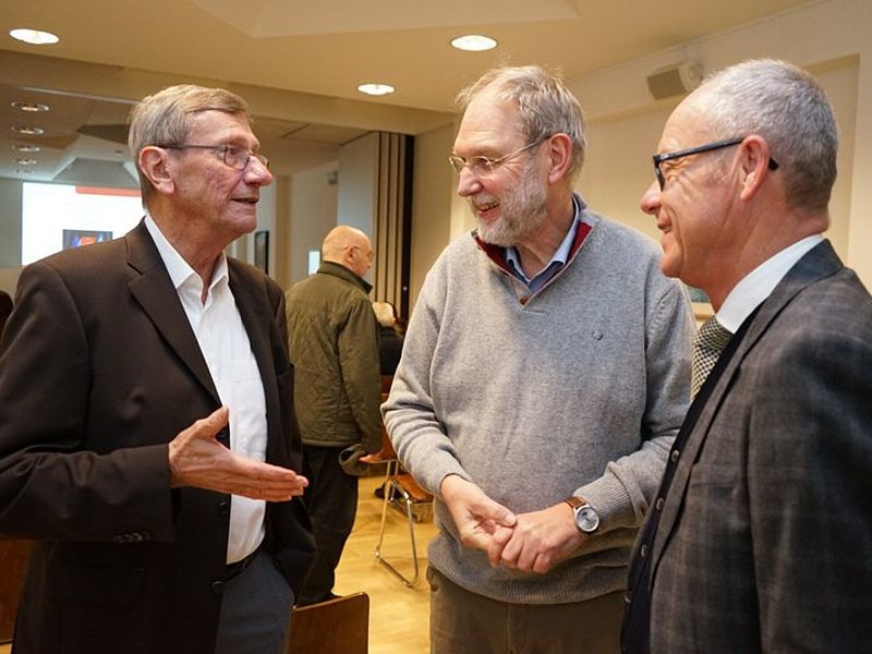 Dr Peter Henkel im Gespräch mit Vorstand Alois Lauer Stiftung