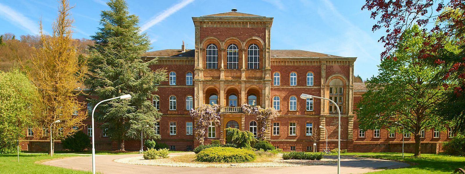 Außenansicht des SHG Klinikums Merzig mzg1.jpg